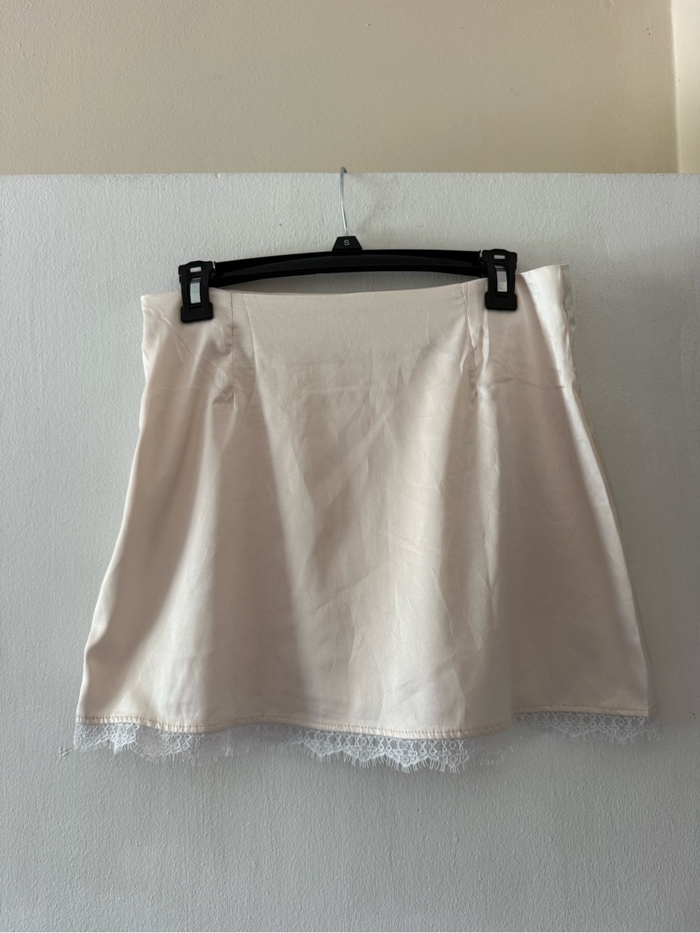 Cream Satin Mini Skirt with Eyelash Lace Trim Hem Size Medium